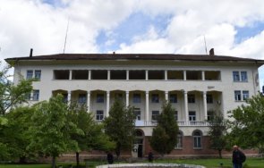 заети всички легла белодробната болница перник