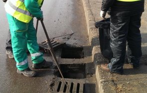 През следващата седмица почистването на дъждоприемните шахти в Пловдив продължава