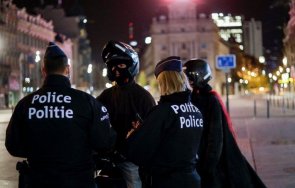 Полицейски патрули обикалят кафенета и ресторанти в Брюксел за да