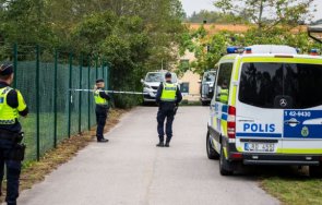 Френски полицай е бил ранен след като мъж който твърди
