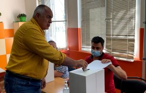 Председателят на ГЕРБ Бойко в родния си град на изборите