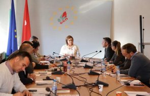 корнелия нинова подробности преговорите стартират темите енергетика икономика транспорт правосъдие