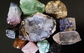 Търсенето на скъпоценни и полускъпоценни камъни в последните години се