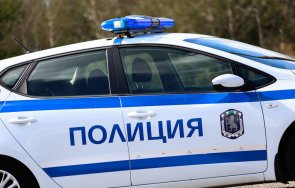 Челен удар между два леки автомобила затвори пътя Бургас Варна