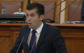 Министър председателят Кирил Петков прави първи коментар в парламента във