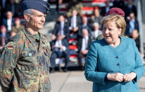 Германската армия ще почете с прощален канцлера Ангела Меркел за
