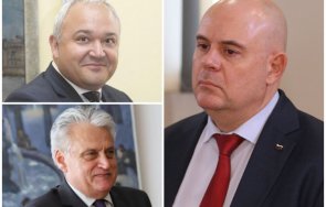 След служебния МВР министър Бойко Рашков и правосъдният Иван Демерджиев