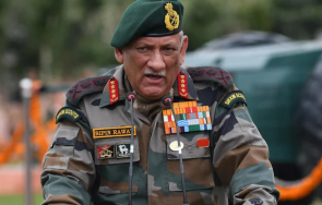 Хеликоптер превозващ на отбраната на Индия генерал Бипин Рават се