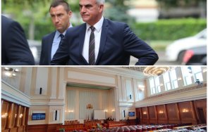 Депутатите изслушват служебния премиер Стефан Янев и неговите заместници Според