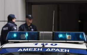 стрелба сладкарница солун жена критично състояние