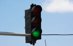 продължава реорганизацията светофарите перник