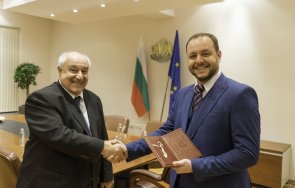 вицепремиерът министър околната среда водите борислав сандов встъпи длъжност