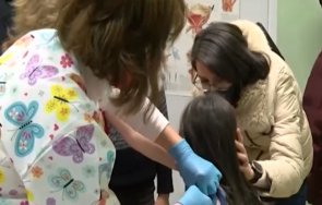 Продължава ваксинацията срещу COVID 19 при деца Най малките на възраст от