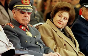 Лусия Ириарт на бившия чилийски диктатор Аугусто Пиночет вчера следобед