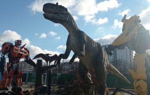 Фантастичен атракционен парк отвори врати преди Коледа в парк Възраждане