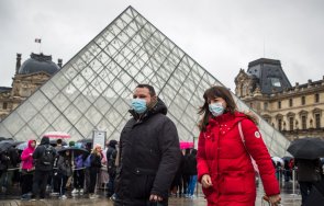 Франция започна днес да вдига ограничения сред които задължителните маски