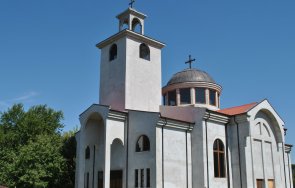 Иконостасът за новопостроения православен храм Св Пантелеймон и Св Седмочисленици