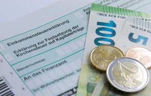 Служителите в Германия могат да очакват значително увеличение на заплатите