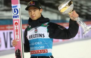 Японецът Рьою Кобаяши спечели първото състезание от престижната верига Четирите