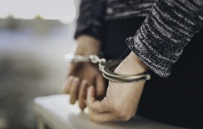 Британски гражданин е задържан при опит да подкупи полицаи в Габрово съобщиха