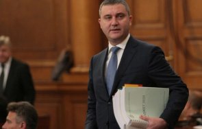 Бившият финансов министър Владислав Горанов е извикан на разпит в