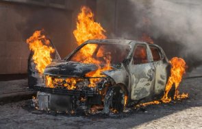 кола пламна село сандански подозират палеж