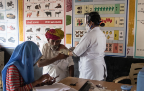 Около 69 процента от пълнолетното население на Индия е ваксинирано