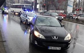 Катастрофа с блъсната жена затапи възлово кръстовище в Пловдив Пешеходка