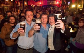 ирландия премахва почти всички covid ограничения