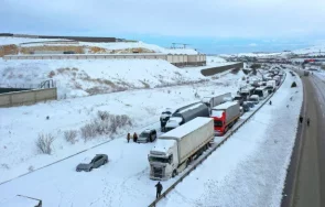 Хиляди бяха блокирани на главната магистрала свързваща южните турски провинции