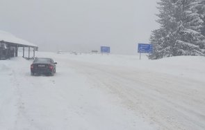 сняг затрупа петрохан чистят роторна техника снимки