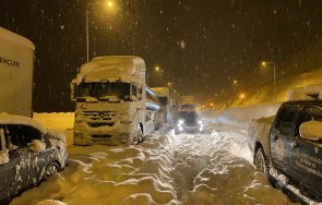 Студът и снеговалежите обхванали цяла Турция най накрая стигнаха и до