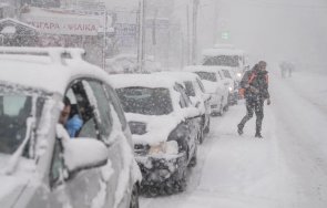 Студеният циклон със сняг и ниски температури достигна до Атина