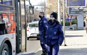 Полицията започна масирана проверка за носенето на предпазна маска в