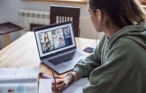 ученици онлайн клас кюстендил