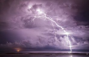 предпазим електроуредите гръмотевична буря