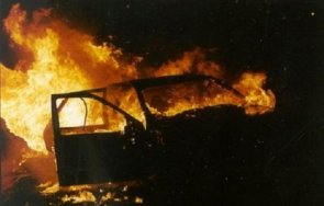 Полицията разследва палеж на автомобил в Харманли Сигналът за горящото