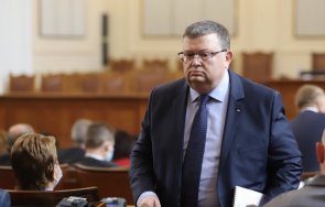 Народното събрание прие оставката на Сотир Цацаров като председател на