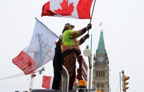 Кметът на канадската столицаДжим Уотсън призова власти за помощ за
