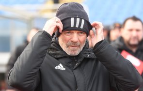 Треньорът на Стойчо Младенов е останал много недоволен от представянето