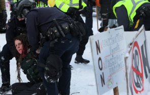 полиция разчиства covid протеста отава