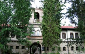 мъглижкият манастир николай мирликийски става девически