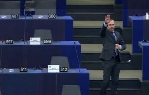 Председателят на Европейския парламент Роберта Мецола започна процедура срещу евродепутата