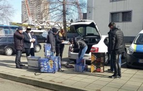 чужденец измами пенсионери накара купят маркови прибори