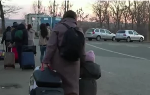 бежанска вълна 100 хиляди души избягали домовете украйна