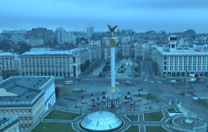 хиляди украинци бягат метростанциите президентът зеленски потвърди страната ракетни удари