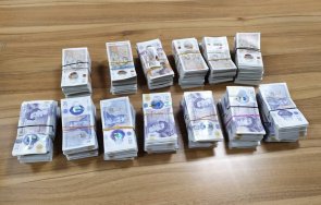 пращат съд турски гражданин недекларирани 234 358 лева британски лири снимки