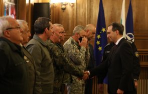 стефан янев подари икона свети георги своя приемник драгомир заков