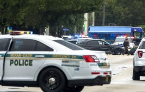 американец застреля три децата църква после самоуби