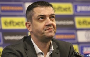 ред дисциплина футбола новият шеф съдиите забрани герданите гривните обеците пръстените